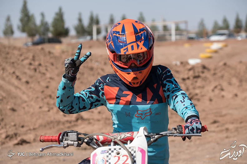 این دختر ۱۵ساله، بهترین موتورسوار ایران است!